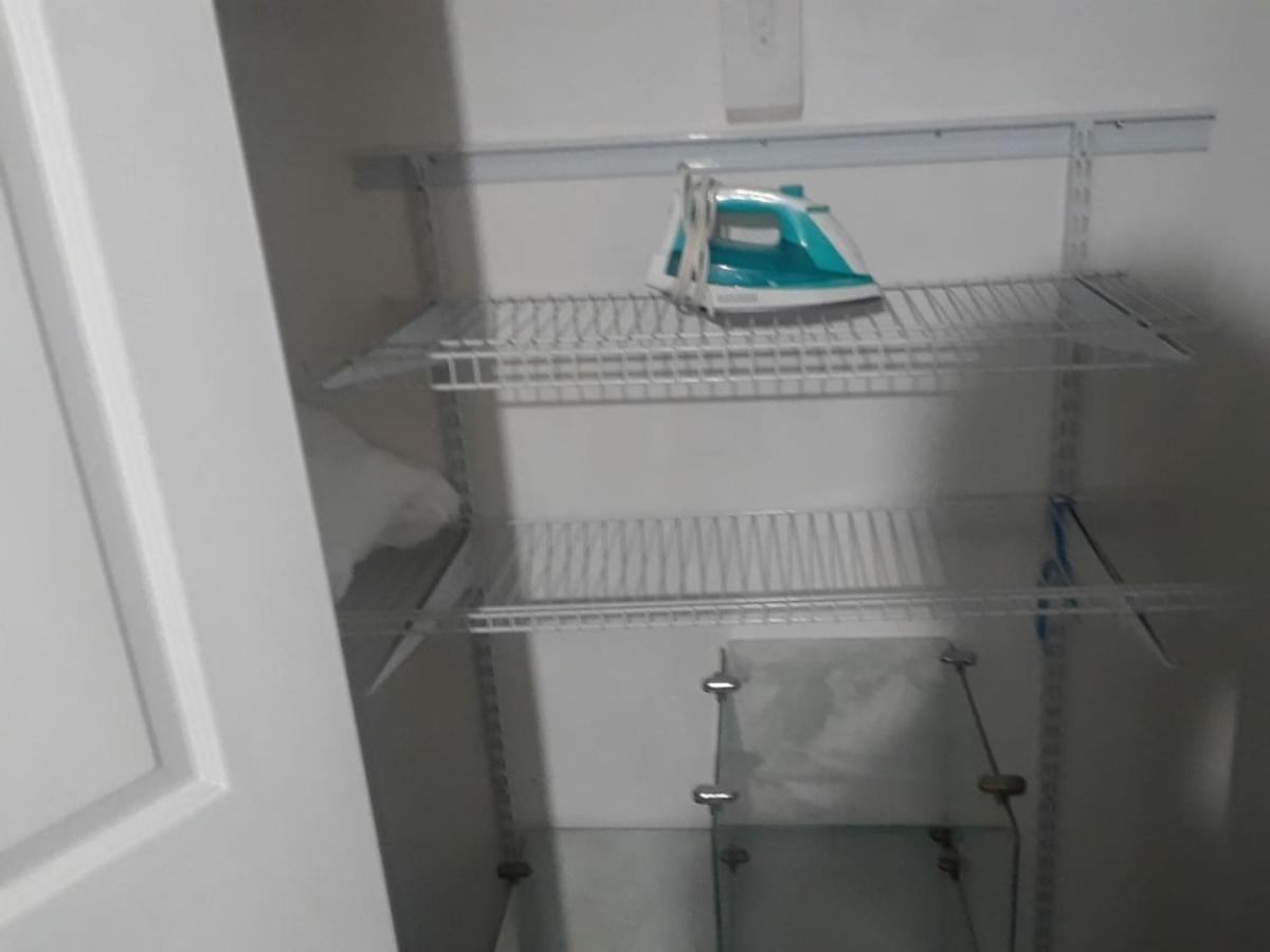 Snug Minimalist Full Bed With 50 Inch Smart Tv, Netflix, Airplay, Mini-Fridge, And 500 Mbps Wifi Near Fiu, Dolphin Mall, Airport Майами Экстерьер фото